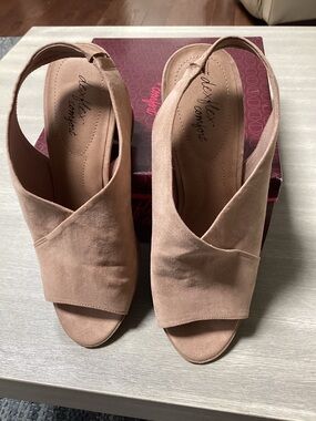 DexFlex Comfort Tilda's Suede Sandals- Size: 11